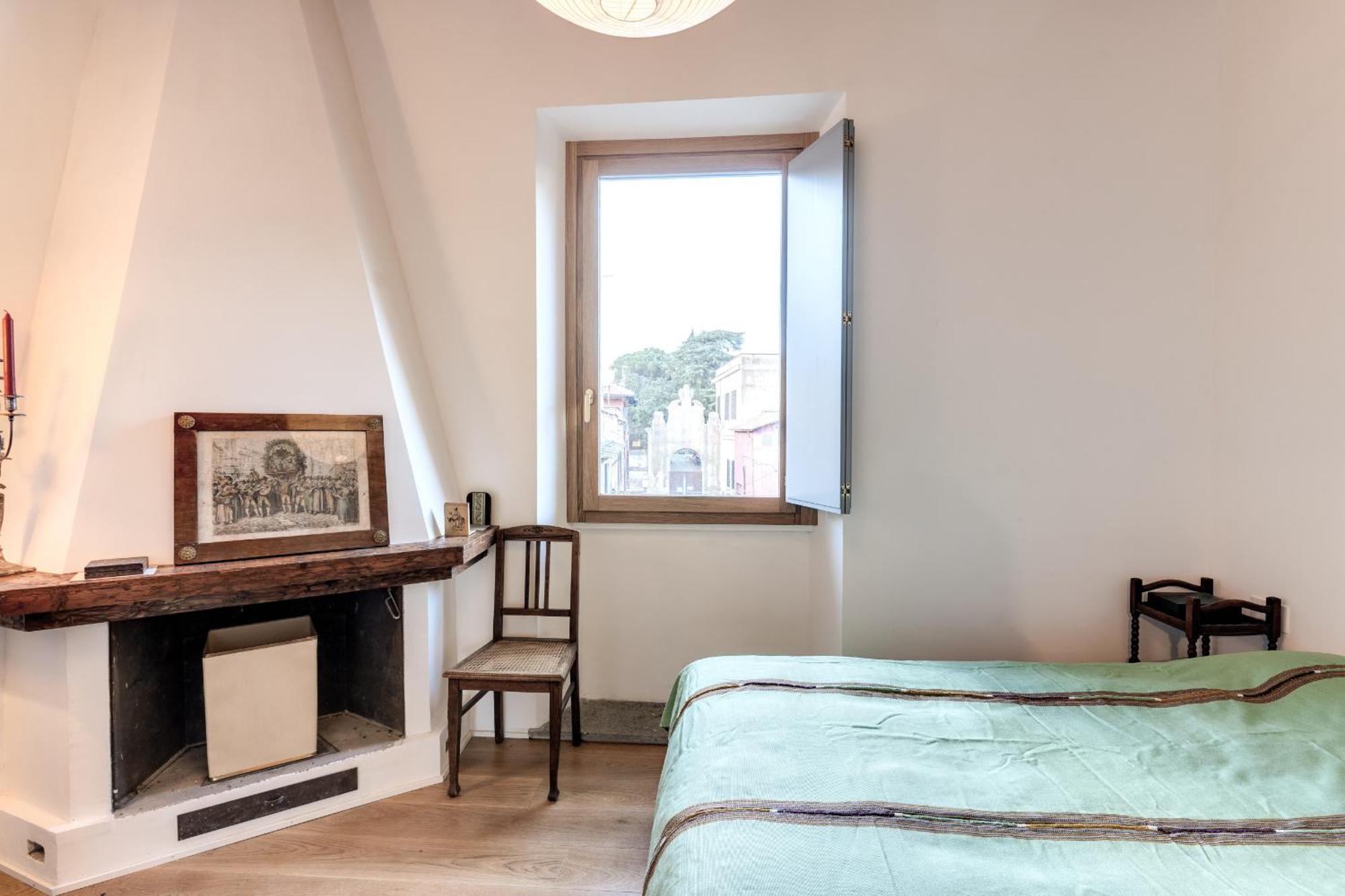 Trastevere Outstanding 4 Bedroom Terraced Apartment