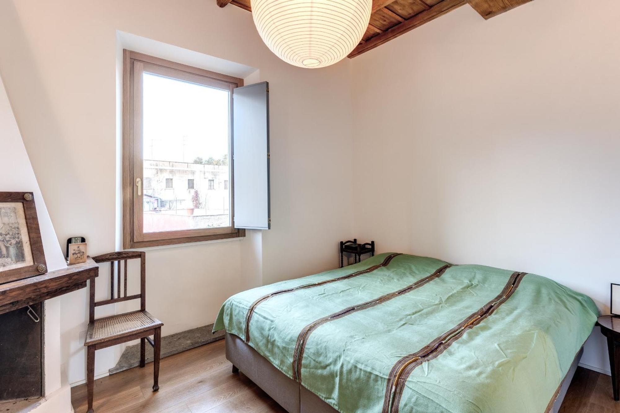 Trastevere Outstanding 4 Bedroom Terraced Apartment *