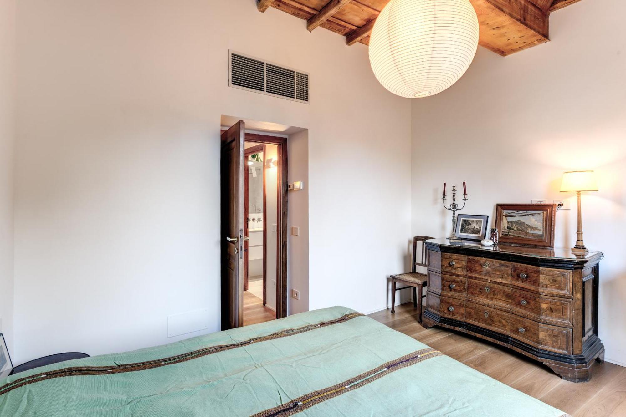 Trastevere Outstanding 4 Bedroom Terraced Apartment Rom