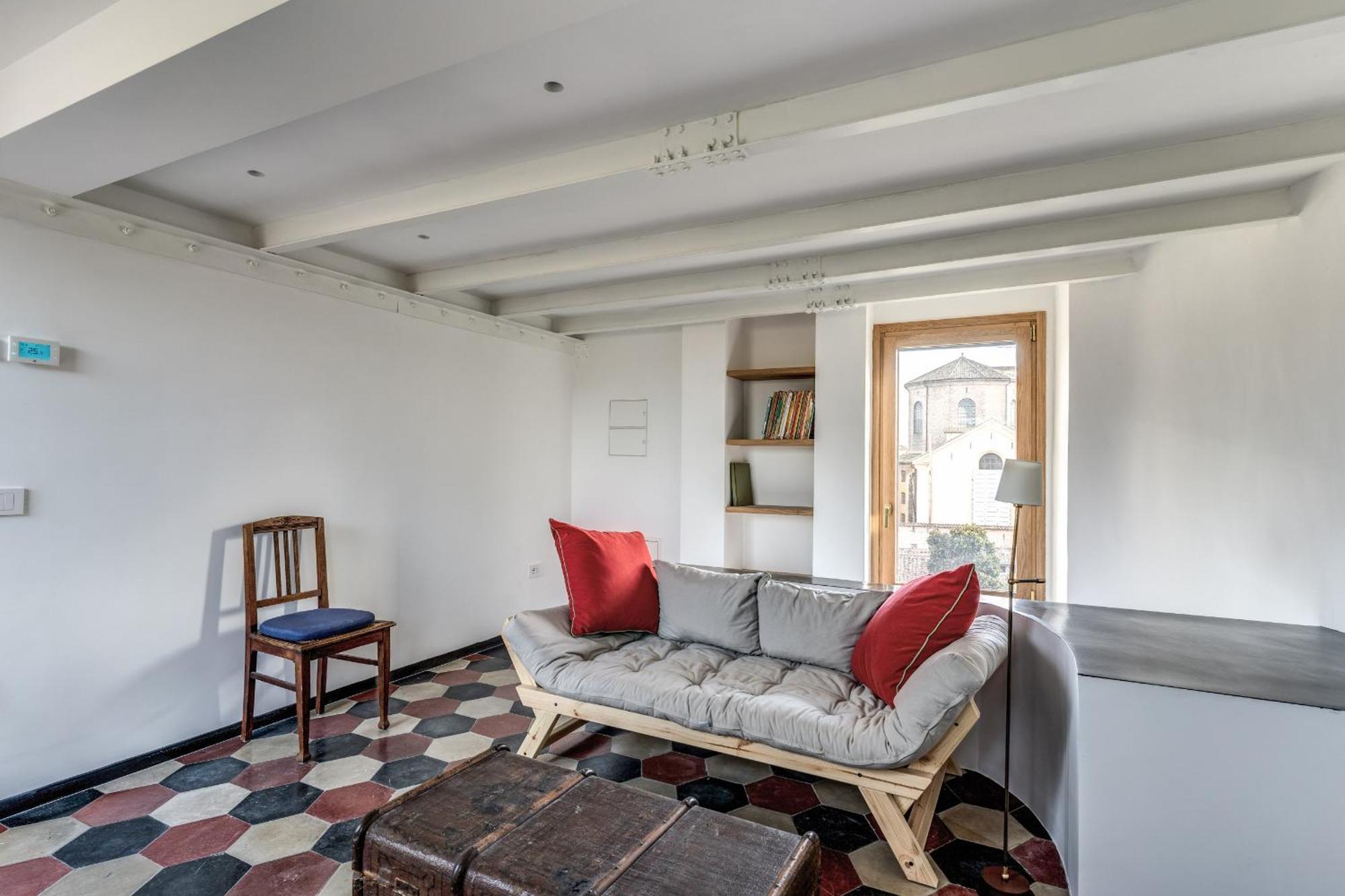Trastevere Outstanding 4 Bedroom Terraced *