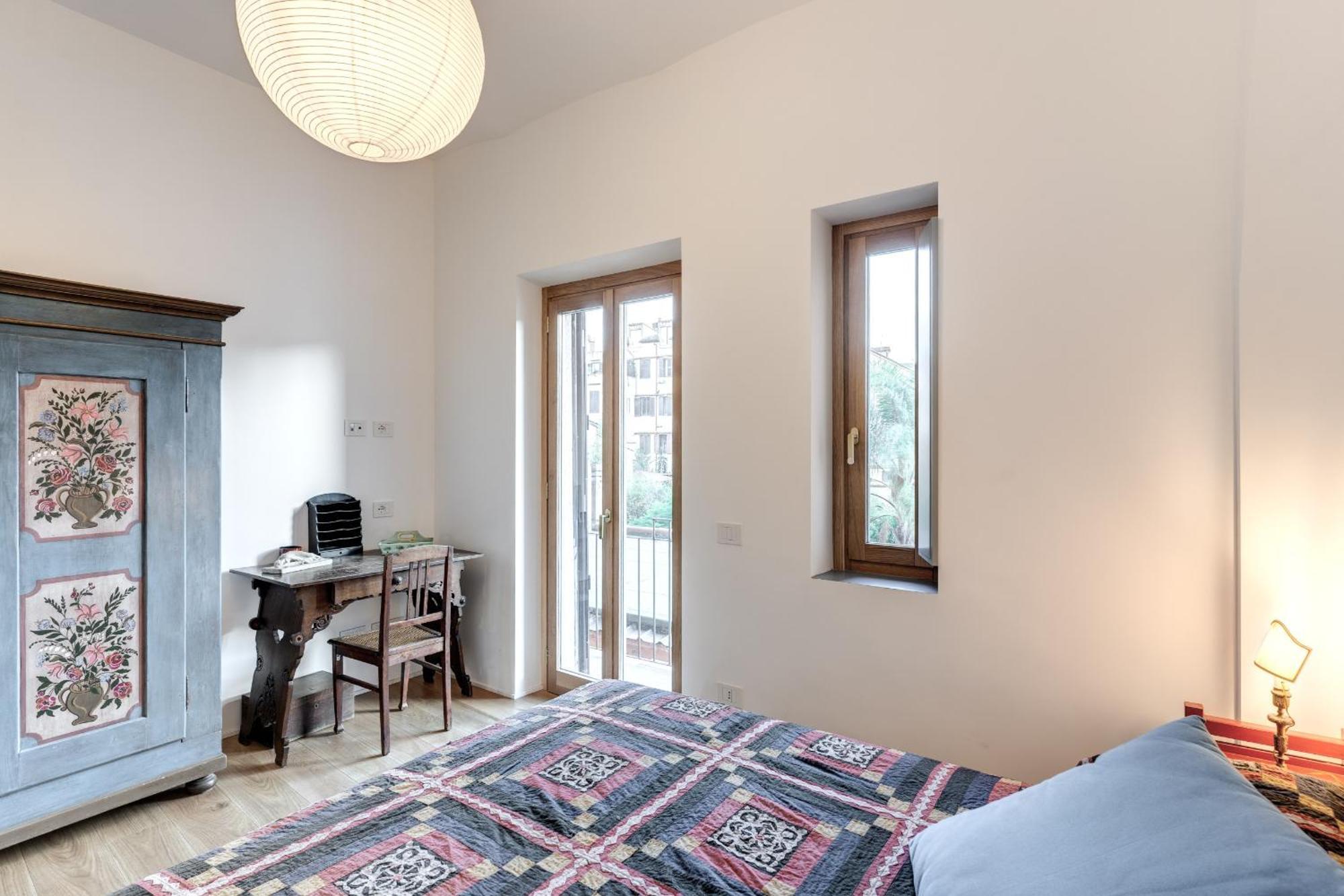 Apartment Trastevere Outstanding 4 Bedroom Terraced Rom