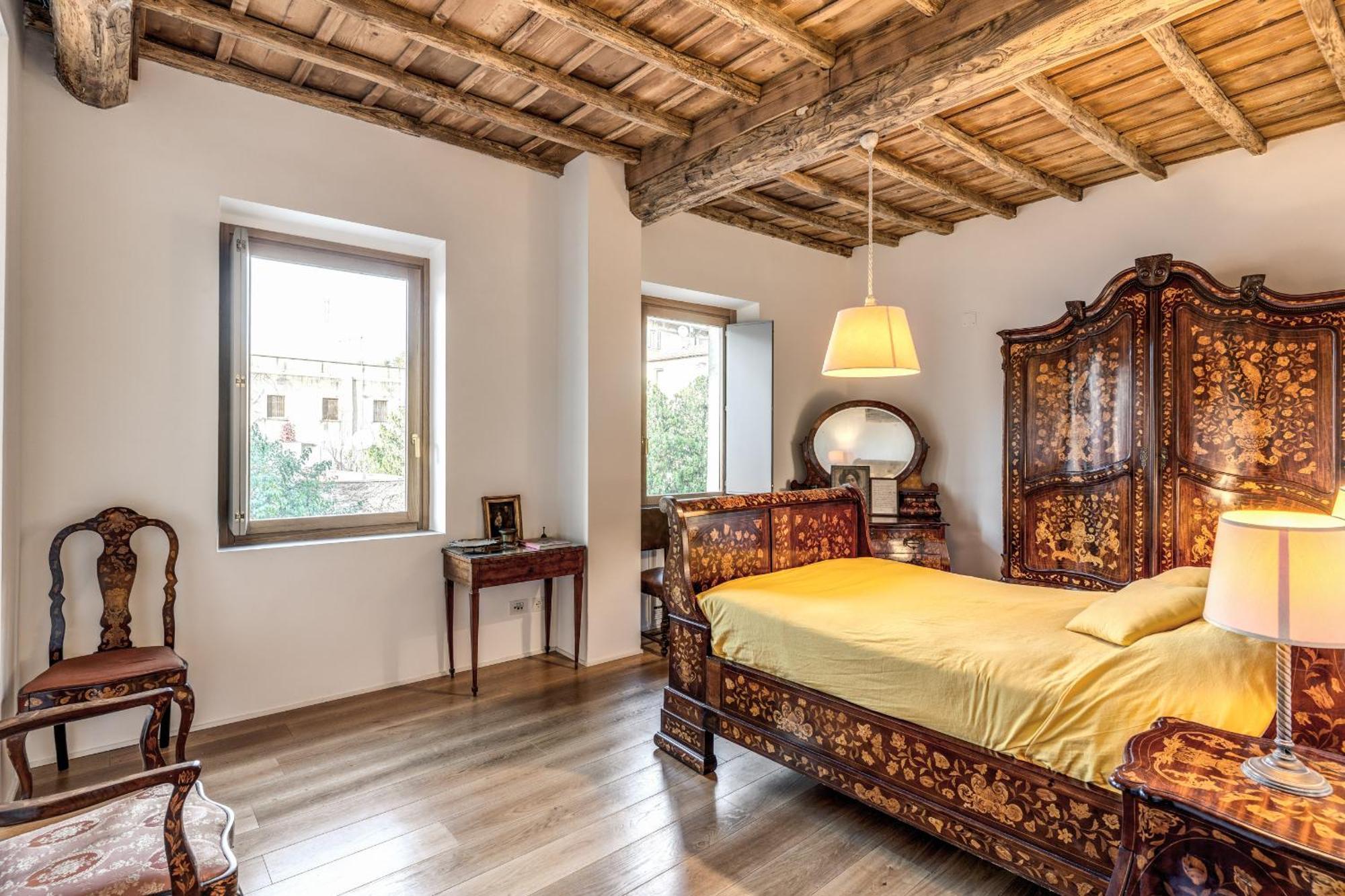 Trastevere Outstanding 4 Bedroom Terraced Apartment Rom