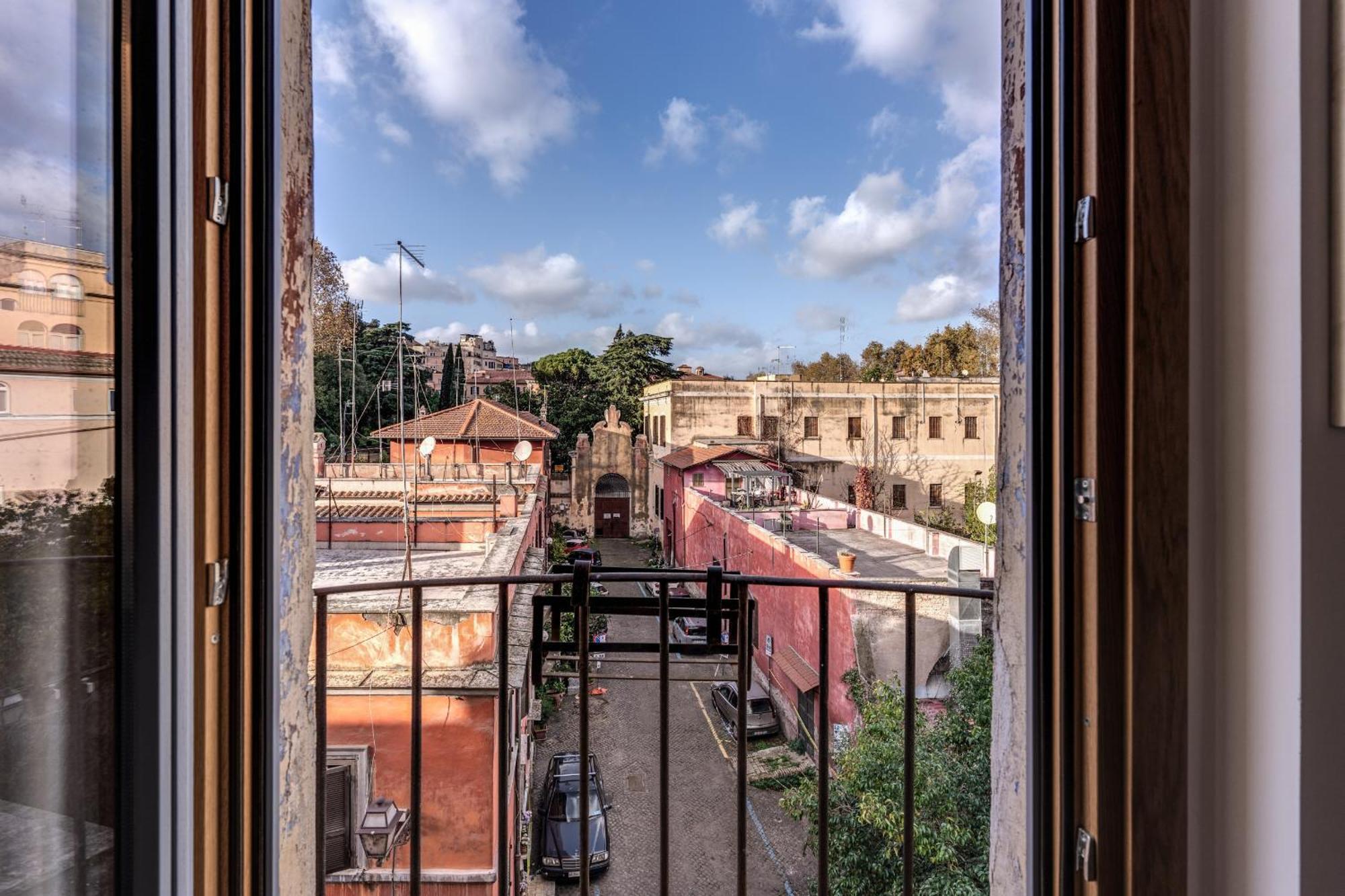 Trastevere Outstanding 4 Bedroom Terraced