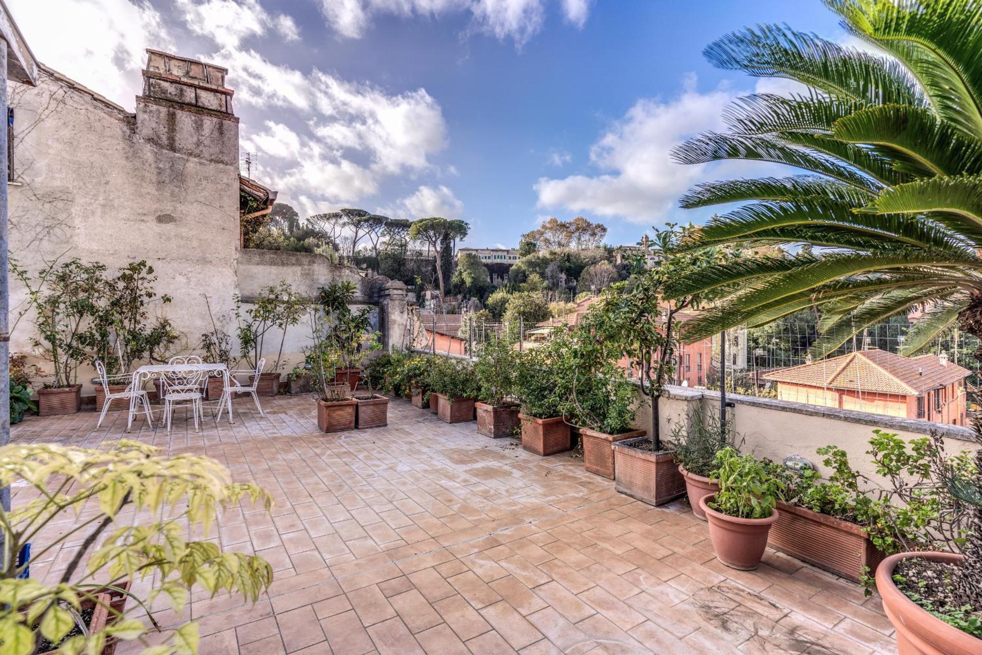 Apartment Trastevere Outstanding 4 Bedroom Terraced *
